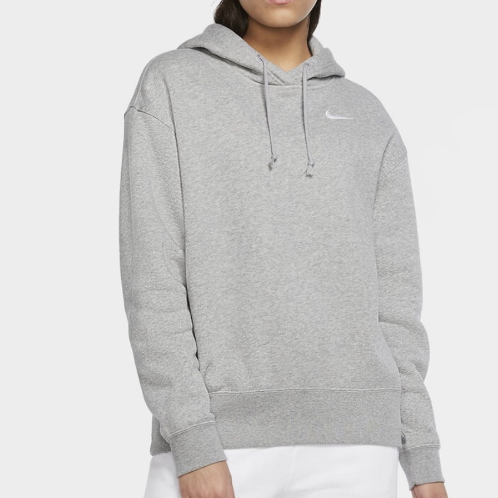Nike Women’s Essential Fleece